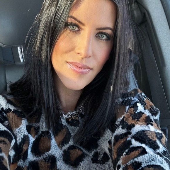 Meet your Posher, Jen - Picture 1 of 1